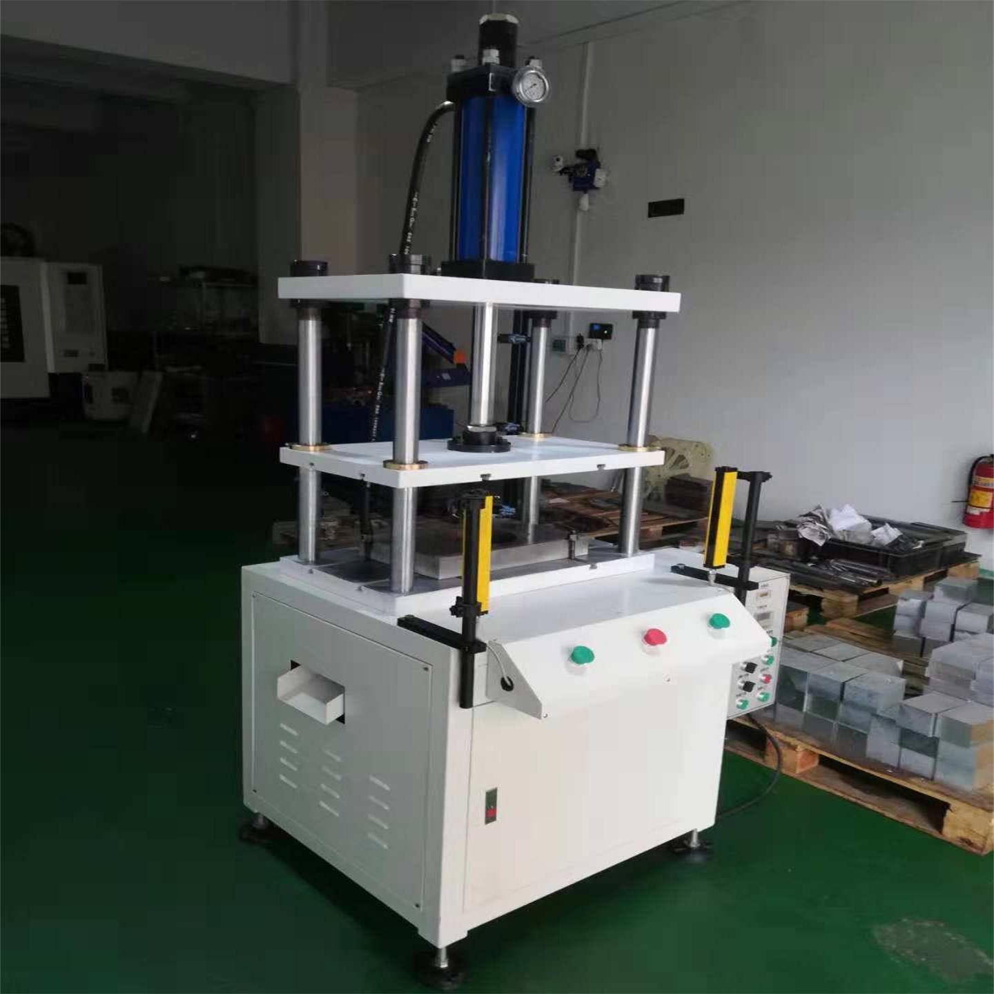 四柱油壓機(jī)